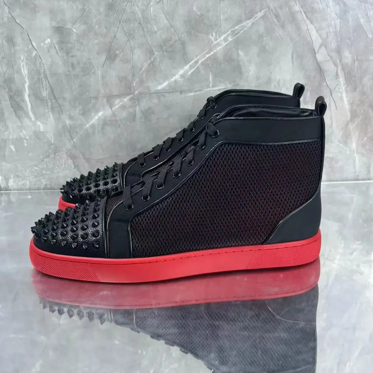 Nero pieno rivetti maglia scarpe sportive casual uomo stringate sneakers alte uomo piatto rosso suola stilista stile Zapatillas DE
