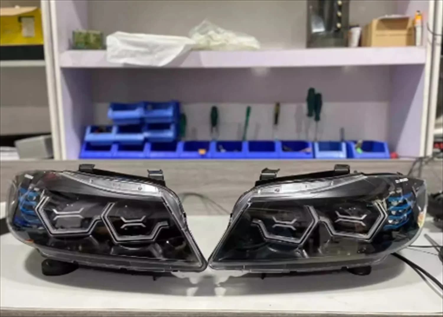 Faro anteriore a LED per auto per BMW E90 modificato OSS DRL Indicatore di direzione della luce di marcia diurna