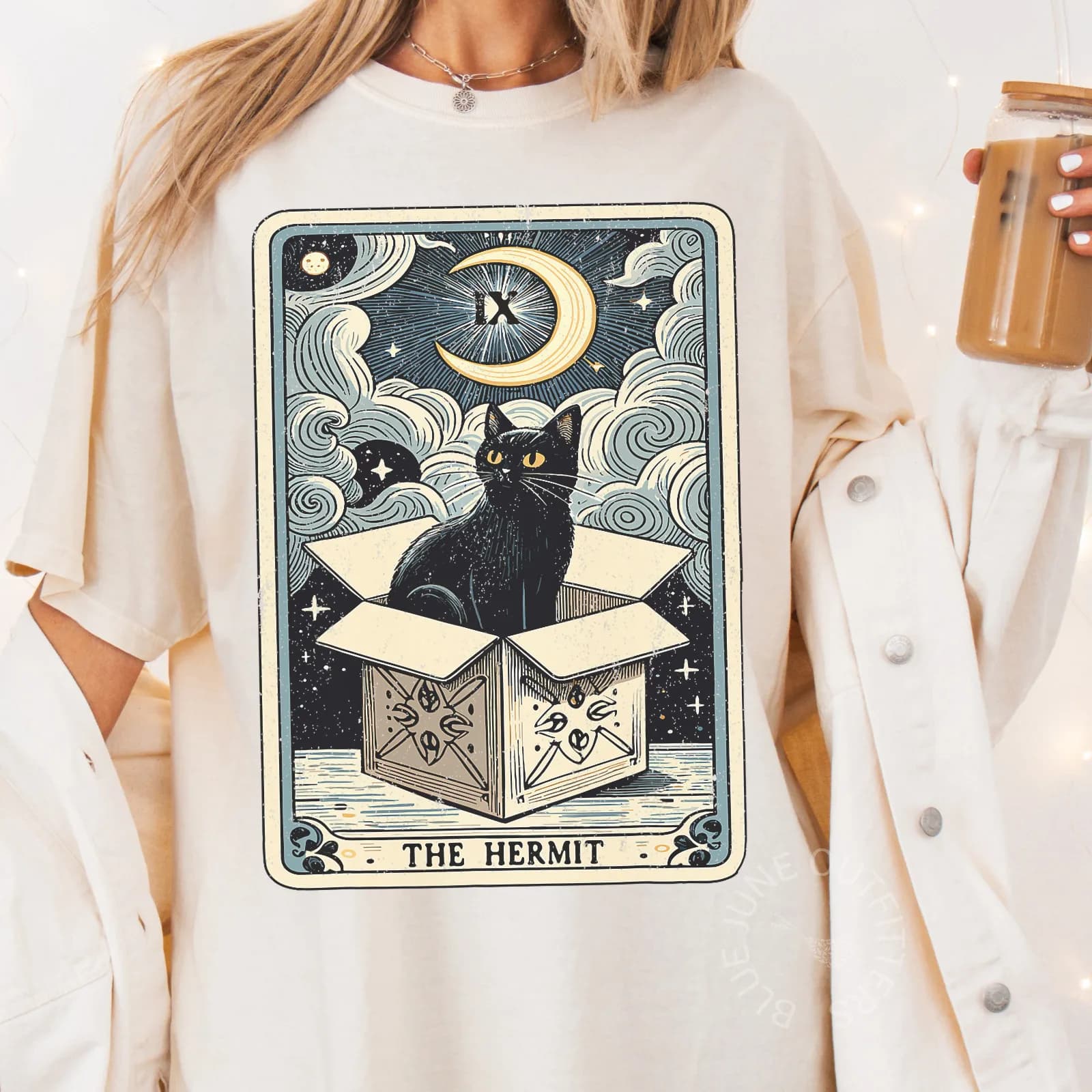 IL TAROT DEL GATTO ERMITA | Divertente maglietta con gatto stregato | T-SHIRT TAROT CARD INTRAPREENTE