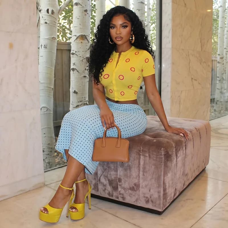 Fresh And It's Simple Light Luxury Women's Clothing, Hip-hugging New Skirt Set Round-neck. Cardigan Short-sleeved Cropped Top
