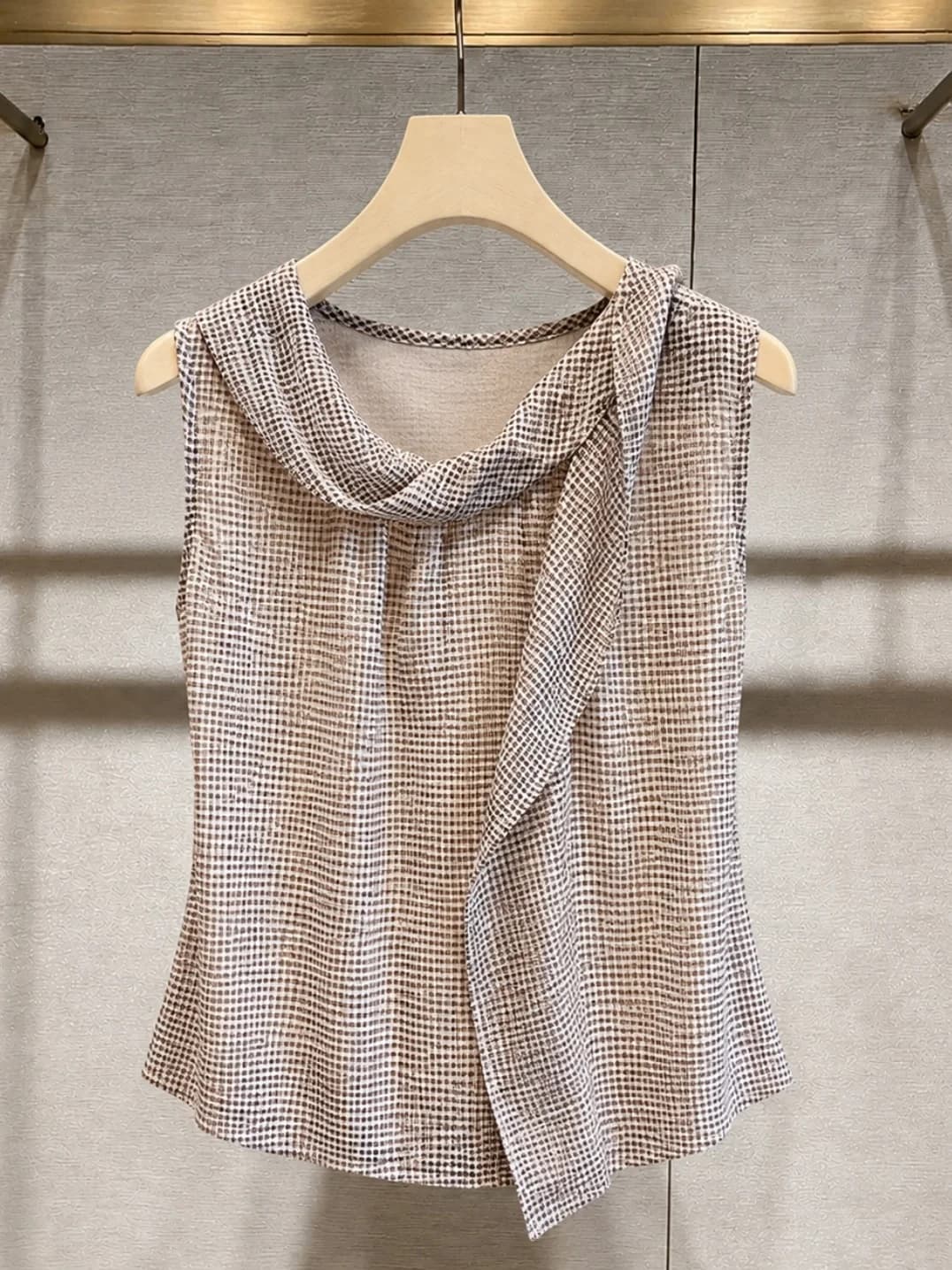 Retro Plaid Sleeveless Vest Fashionable Summer Design Loose Fit Slimming Neckline Hoodie Women's plus Size Inner Wear Top