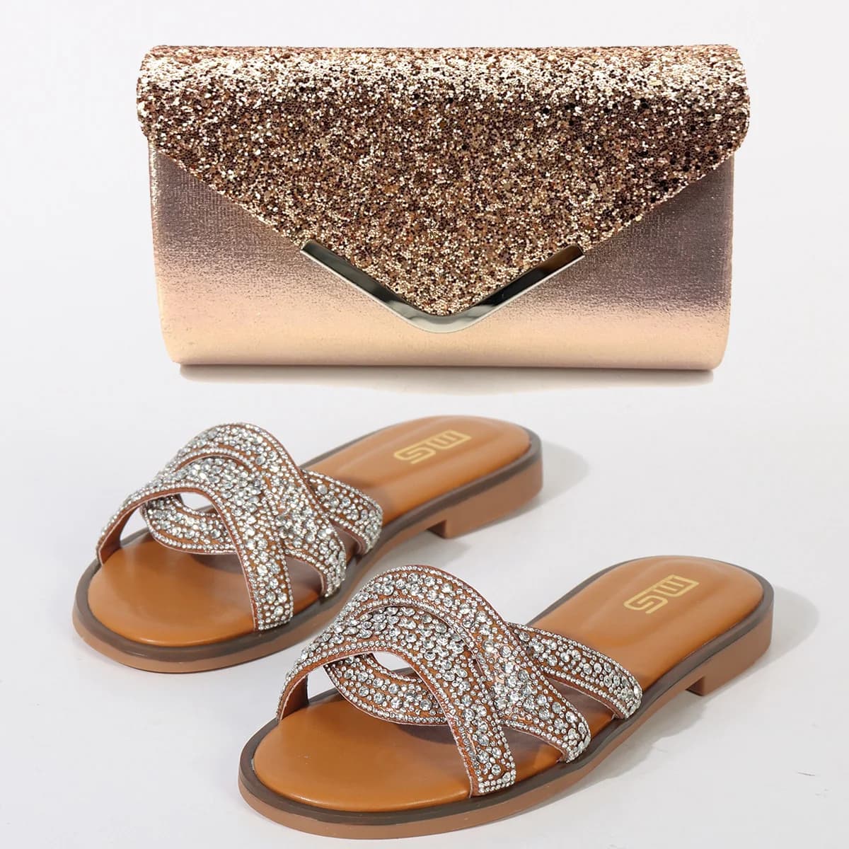Sandali piatti estivi 2026 da donna, nuovi e alla moda, con strass brillanti, scarpe da spiaggia con borsa a tracolla con paillettes, set scarpe e borsa