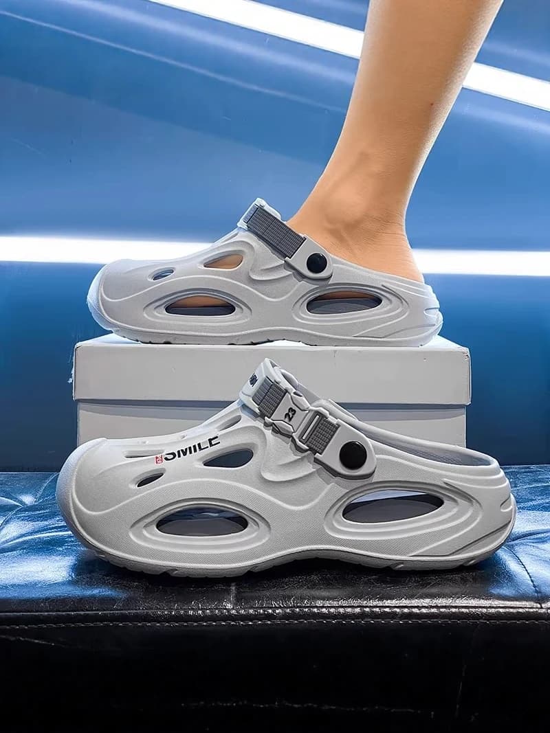 Men's 2026 New Summer Outdoor Wearable Thick Bottom Heightening Work Driving Dual-Purpose Anti-Slip Toe Cover Sandals