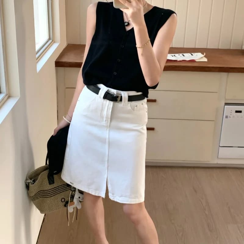 Minigonna in denim bianco sporco da donna con cintura, gonna estiva 2026 alla moda a vita alta casual con spacco a trapezio in jeans da donna