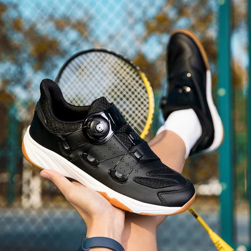 Nuovi uomini Scarpe da badminton professionali Scarpe da pallavolo leggere Sport indoor Tennis Training Sneakers Scarpe sportive Ping Pong