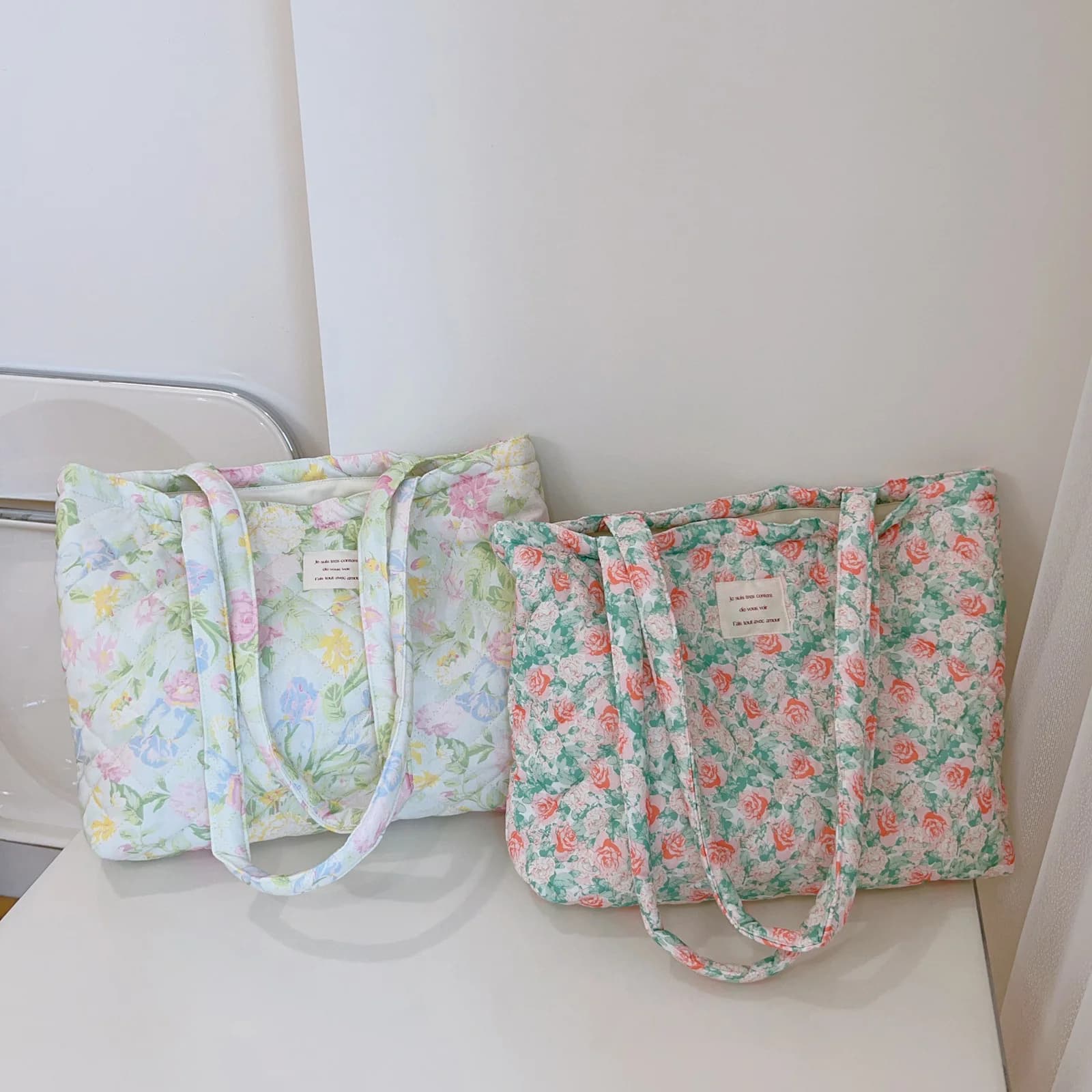 French Floral Quilted Tote Bag for Women, Great Capacity, Shoulder Bag with Cotton Lining, Elegant Bag for Mams and Books