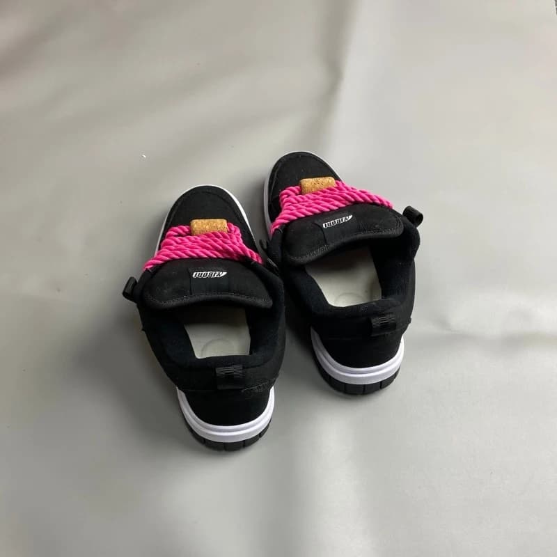 Black pink contrasting coarse rope shoelaces, bread shoes, niche design, thick soled casual board shoes, sweet, cool, spicy, tre