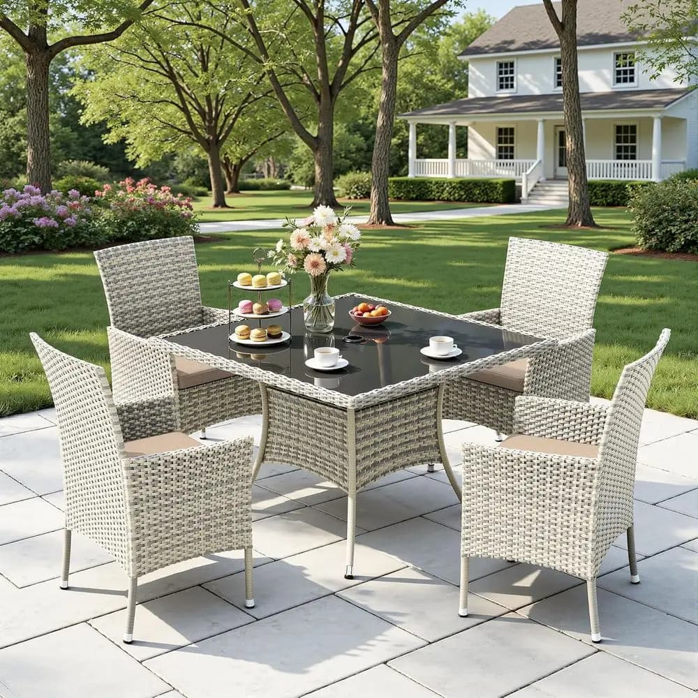 Set di mobili da giardino in 5 pezzi con tavolo in vetro e sedie imbottite, in vimini e rattan, adatto per balcone, cortile, giardino, terrazza.