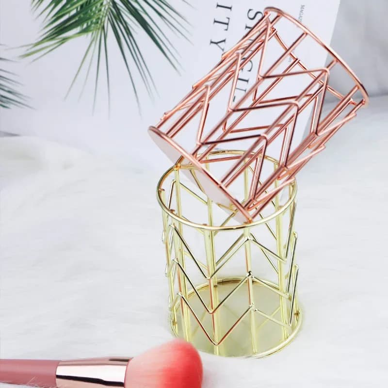Portapenne rotondo in ferro battuto nordico Portapenne per rossetto Portapenne Organizzatore Cosmetici Pennelli per trucco Scatola portaoggetti Astuccio per penne da ufficio