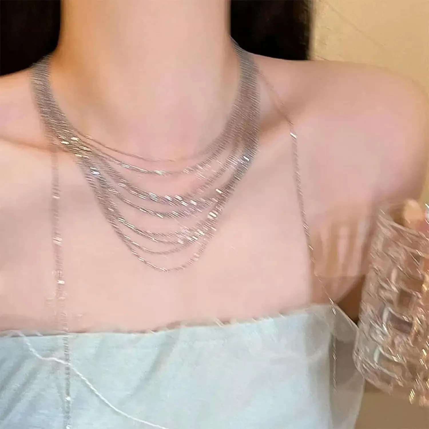 Collana a strati con nappe per donna, alla moda, lusso discreto, di nicchia, girocollo di alta gamma