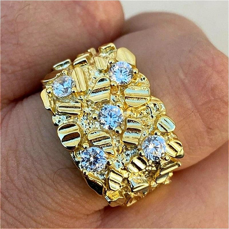 Vintage Ring in Synthetic Zirconia with Golden Irregular Texture for Women and Men, Hip Hop Style, Fashion Jewelry for Festivals, Accessories and Gifts