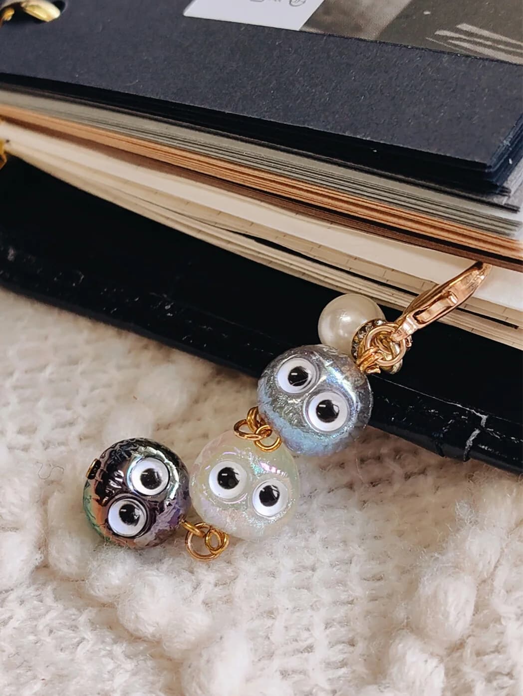 Ciondoli vintage con occhi grandi Ornamenti carini Decorazione per libri in stile Ins Accessori per agenda per notebook