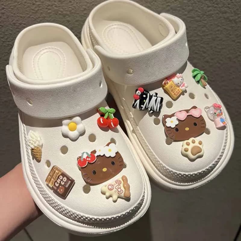 Set di Charm Hello Kitty per Scarpe Estive da Spiaggia, Decorazioni per Zoccoli e Sandali, Accessori Fai-da-Te per Scarpe, Charm Cartoon per Regali agli Amici