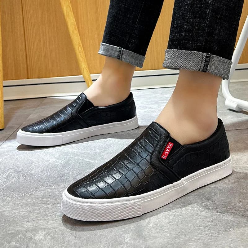 2026 New Men's Casual Shoes High Quality Leather Shoes for Men Luxury Comfortable Walking Shoes Fashion Flat Men Slip on Loafers