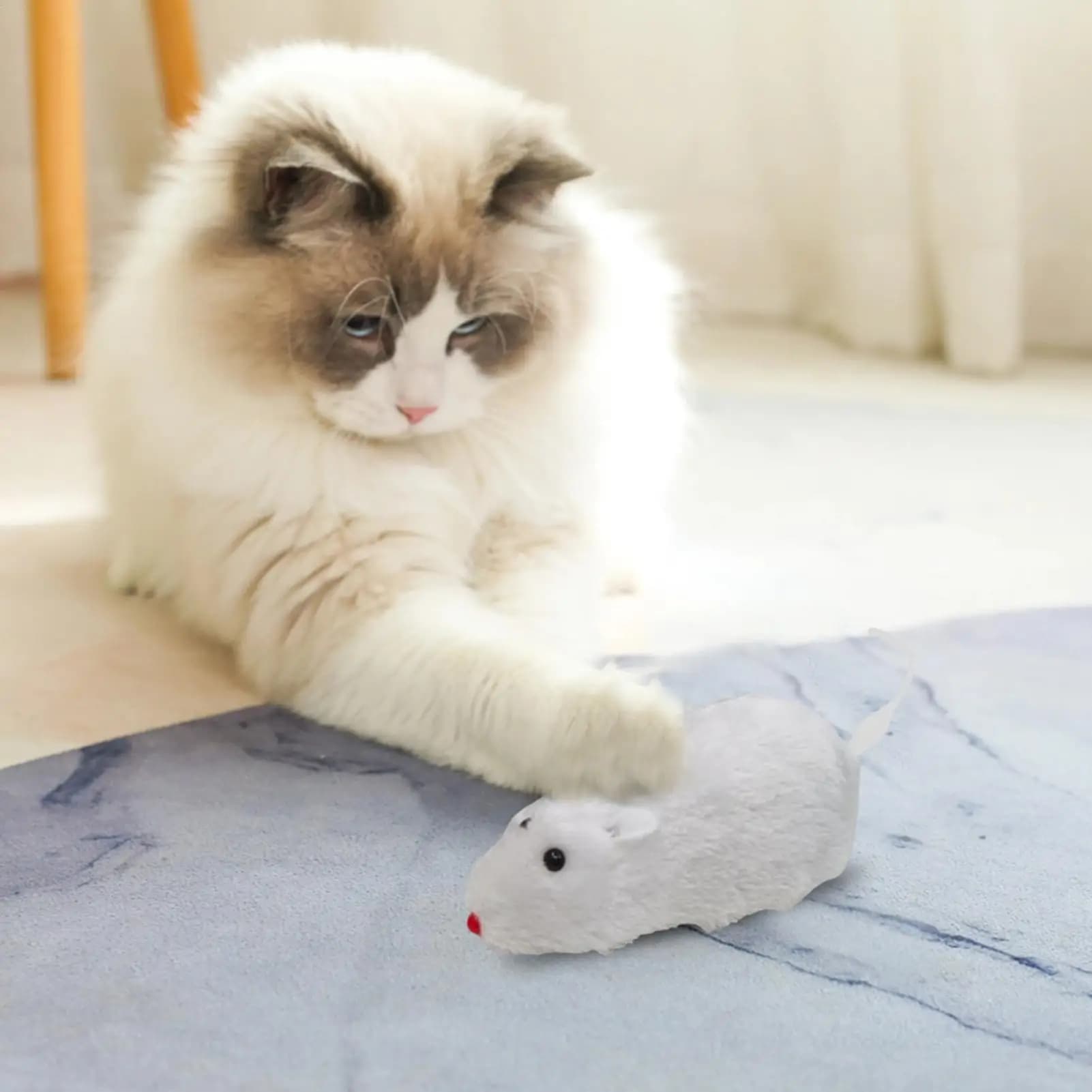 Giocattolo per Gatti a Forma di Topo in Peluche, Interattivo e Decorativo, per Inseguimento e Divertimento dei Gattini