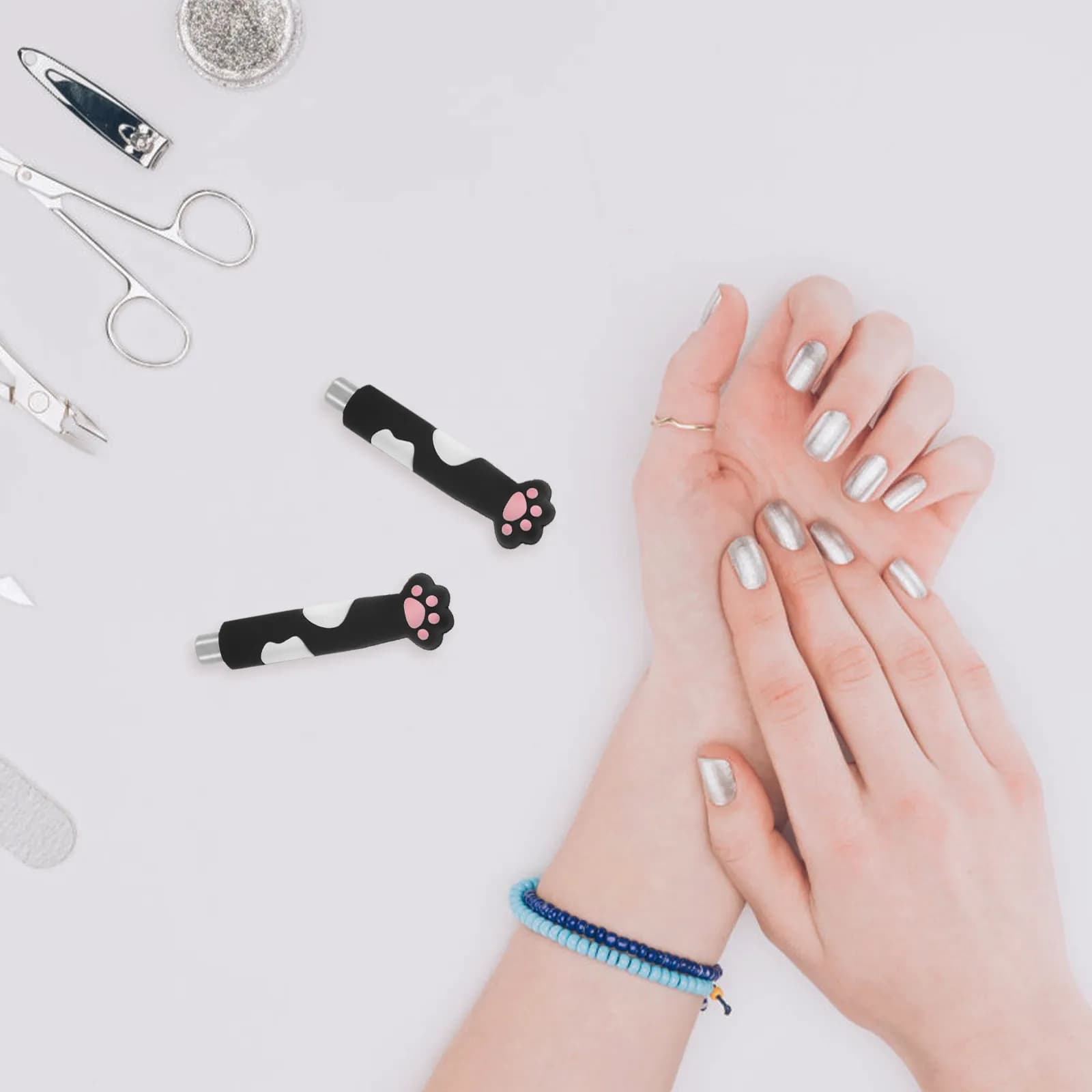 2 Pezzi Strumento Magnetico per Nail Art Effetto Occhio di Gatto, Design Carino, Semplifica l'Applicazione Magnetica, Costruzione Robusta, Finitura Bianca Elegante