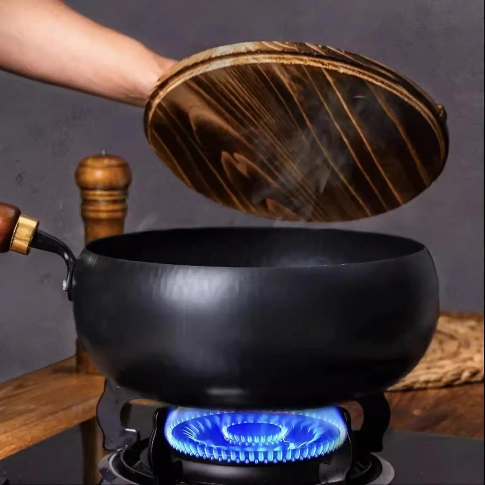 24cm/28cm Anti-adhesive Stir Fry Pan Iron Wok Pan For Home Use for Electric Induction and Gas Stove Kitchen utensils with lid