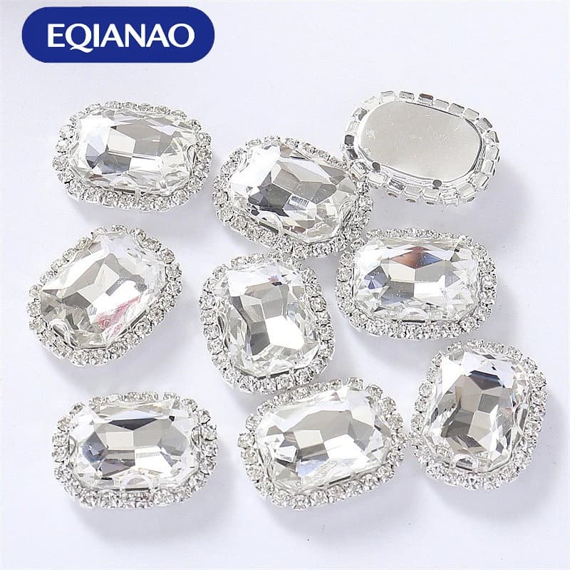 EQIANAO 50 Pezzi Strass Rettangolari Bianchi con Artiglio, Cristalli Sew-on, Gemme Flatback per Gioielli, Borse, Scarpe, Abbigliamento e Accessori