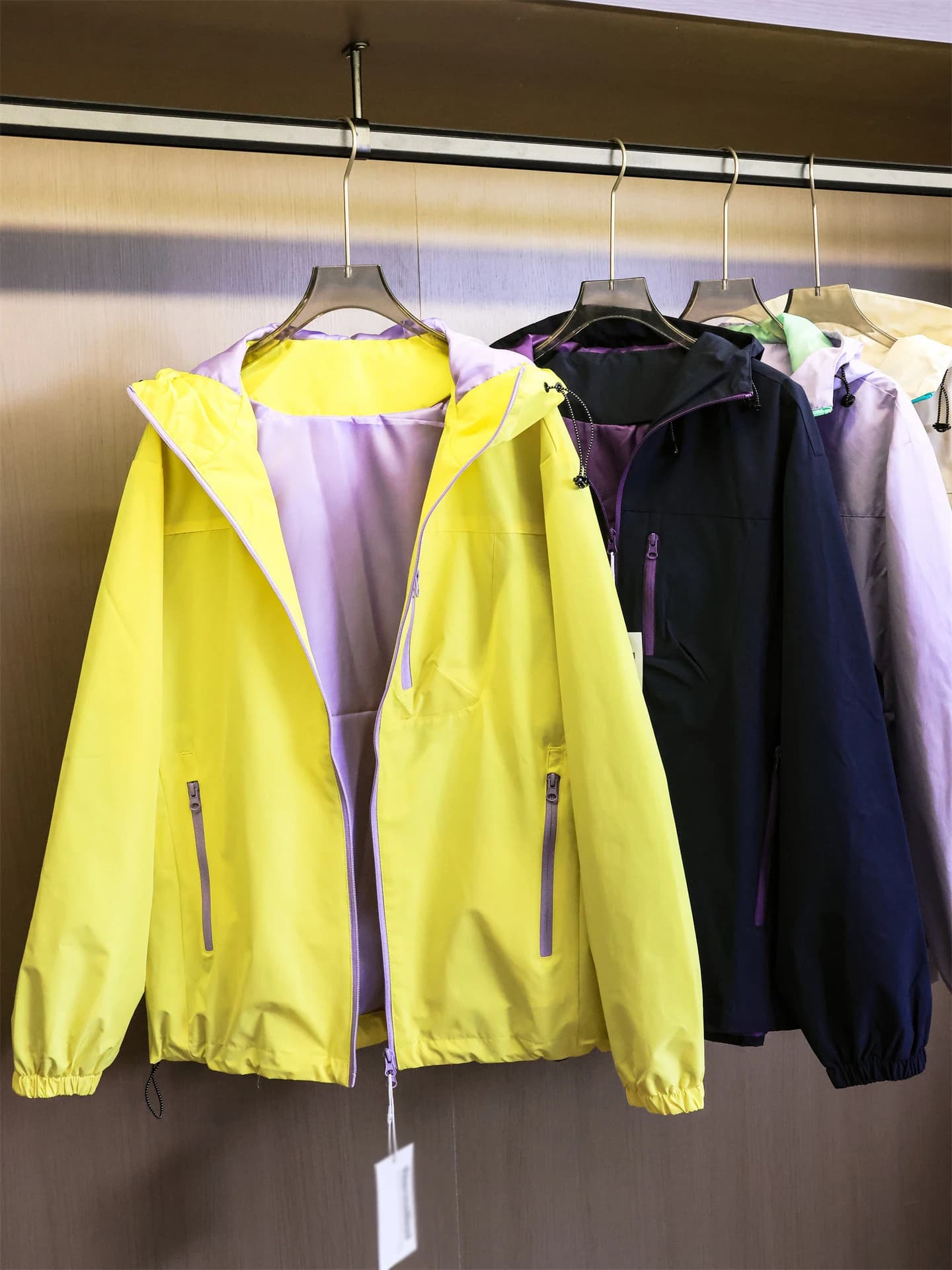 Outdoor Casual Color Hooded Windproof Waterproof Loose Dopaamine Hiking Mountain Climbing Jacket Women's Coat B920