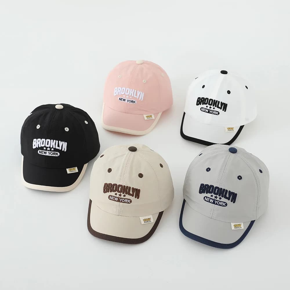 Cappello per bambini Cappello estivo sottile ad asciugatura rapida Cappello da baseball con protezione solare ricamata con lettere in stile coreano per ragazzi e neonati