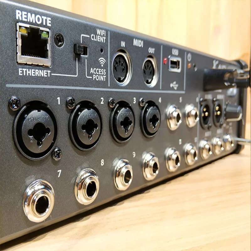 Mixer Digitale a 18 Canali Controllato da Tablet Wi-Fi USB con 16 Preamplificatori Midas, Console Audio Montabile su Rack