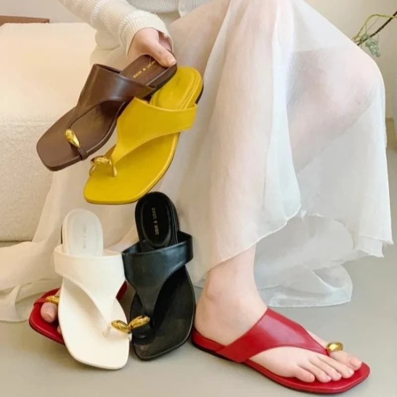 Nuove Ciabatte Estive di Lusso da Donna, Sandali Bassi con Dettagli Metallici, Ciabatte e Infradito alla Moda