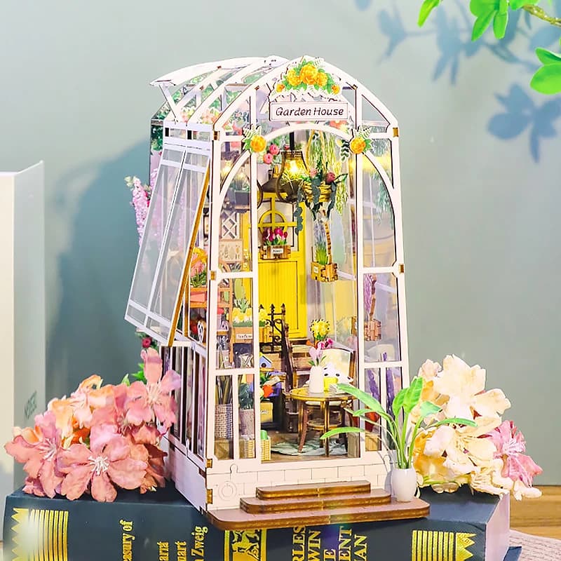 Casa delle bambole da giardino con fiori in legno Casa da giardino fai-da-te Scaffale con angolo per libri Inserto per puzzle 3D Scaffale da costruzione con luci a LED