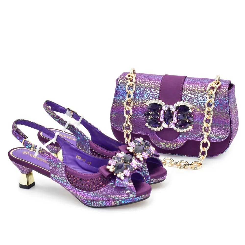 Nuove scarpe italiane di design con strass e tacco a spillo, modello fish mouth, con set di borsa da sera.