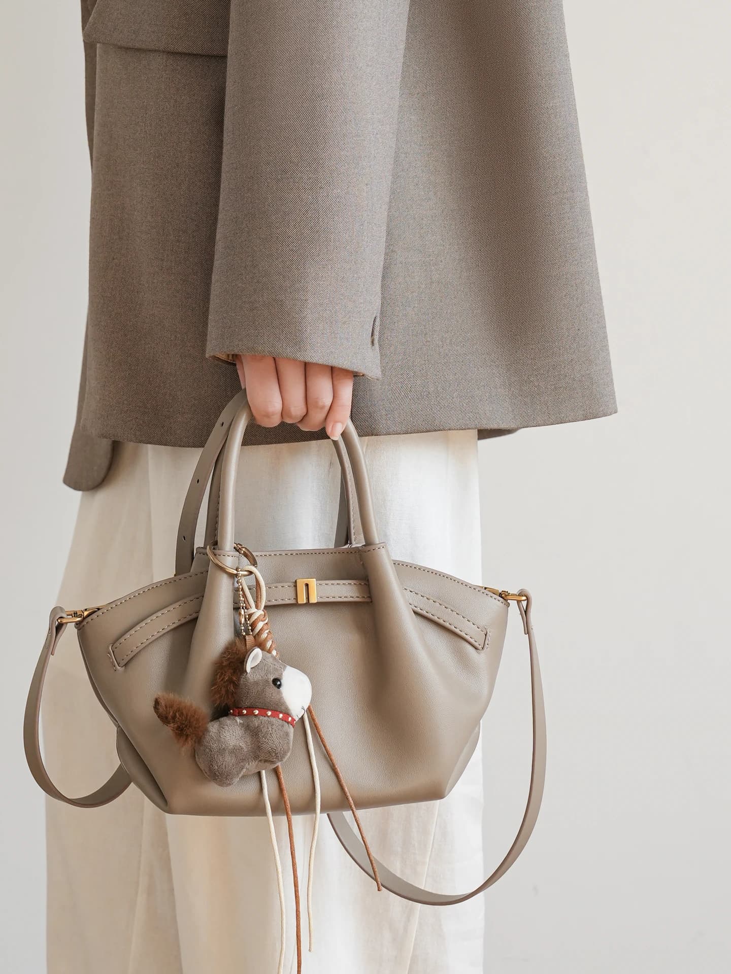 Borsa a secchiello da donna alla moda in pelle morbida, a tracolla, casual e versatile, nuova collezione 2026