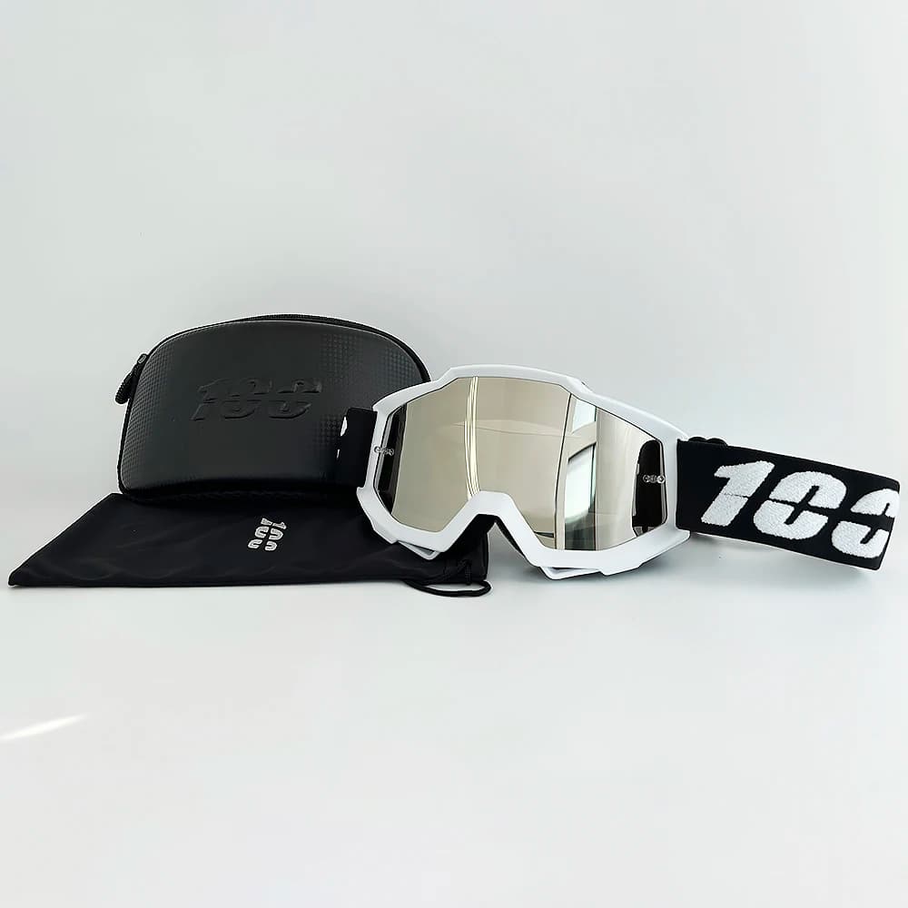 Un set di occhiali da motocross Occhiali da equitazione per esterni Occhiali da casco da sci Occhiali da motocross Occhiali da corsa Occhiali da ciclismo