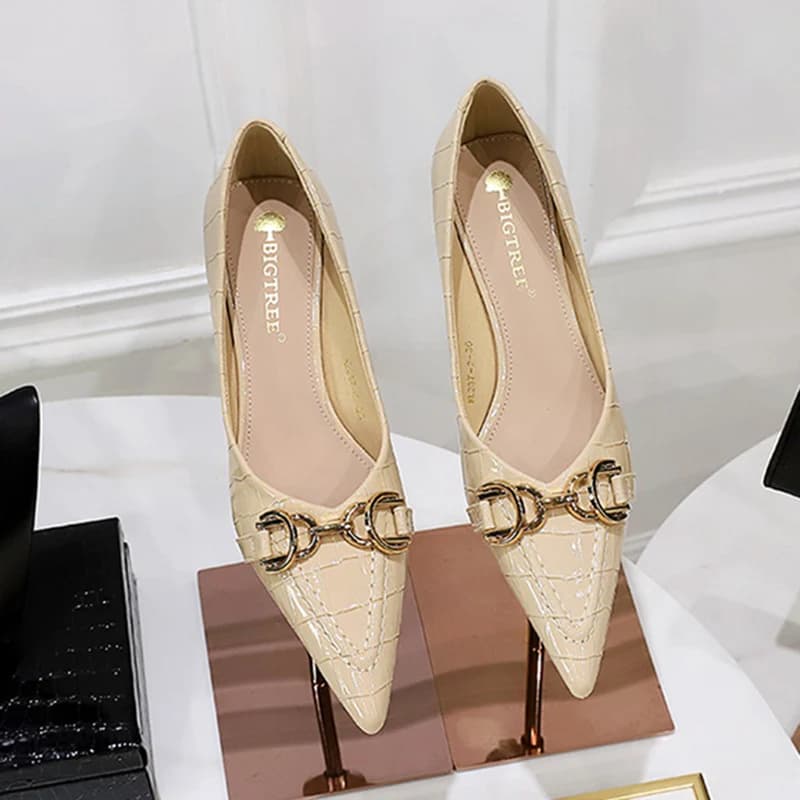 Women's Shoes Elegant with High Heel 4.5 cm Leather Painted Apricot Color with Metallic Buckle for Party and Ceremonies
