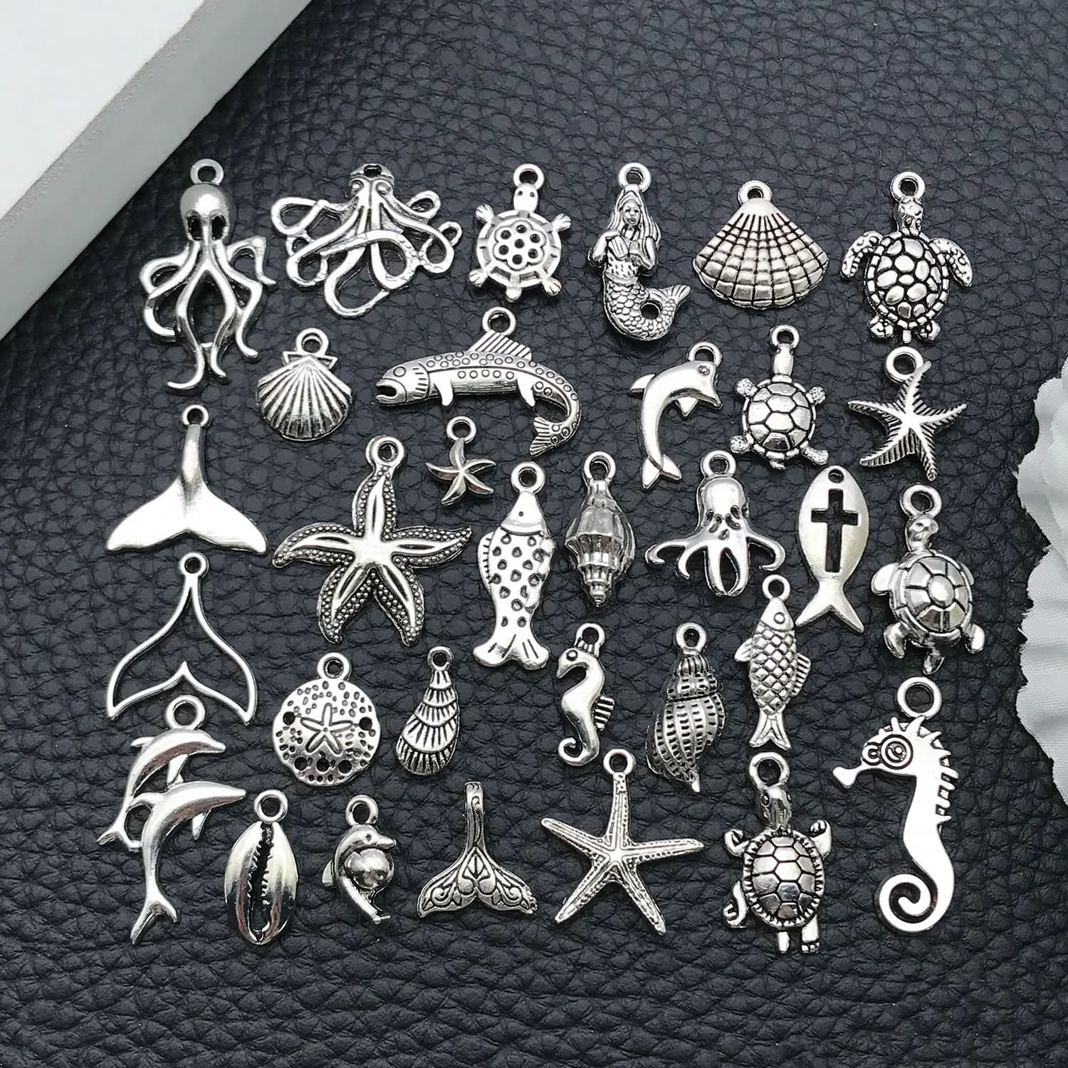 16/32 Pezzi Ciondoli Serie Oceano in Argento Anticato a Forma di Stella Marina e Cavalluccio Marino, Accessori Gioielli in Lega per Creazione Fai-da-te di Collane e Bracciali