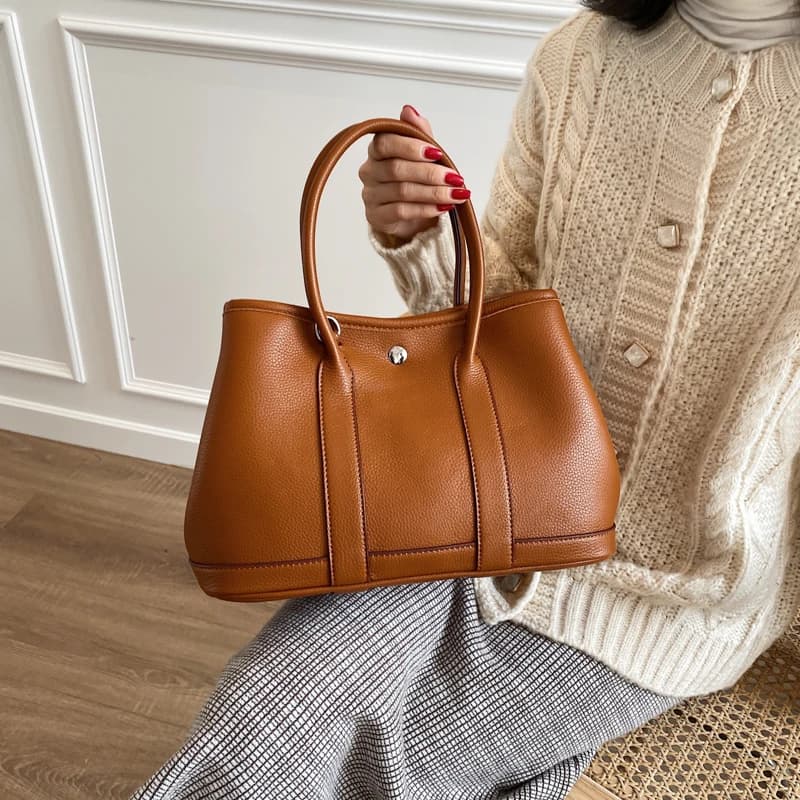 Borsa da Giardino in Vera Pelle 30, Borsa a Tracolla Trendy da Donna, Nuovo Stile 2024, Casual con Chiusura a Fibbia e Manico Morbido