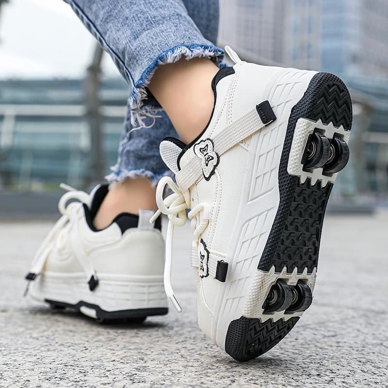 New Four Wheel Skating Shoes Automatic, Cool and Stackable, for Girls, High Quality Skating Shoes for Boys