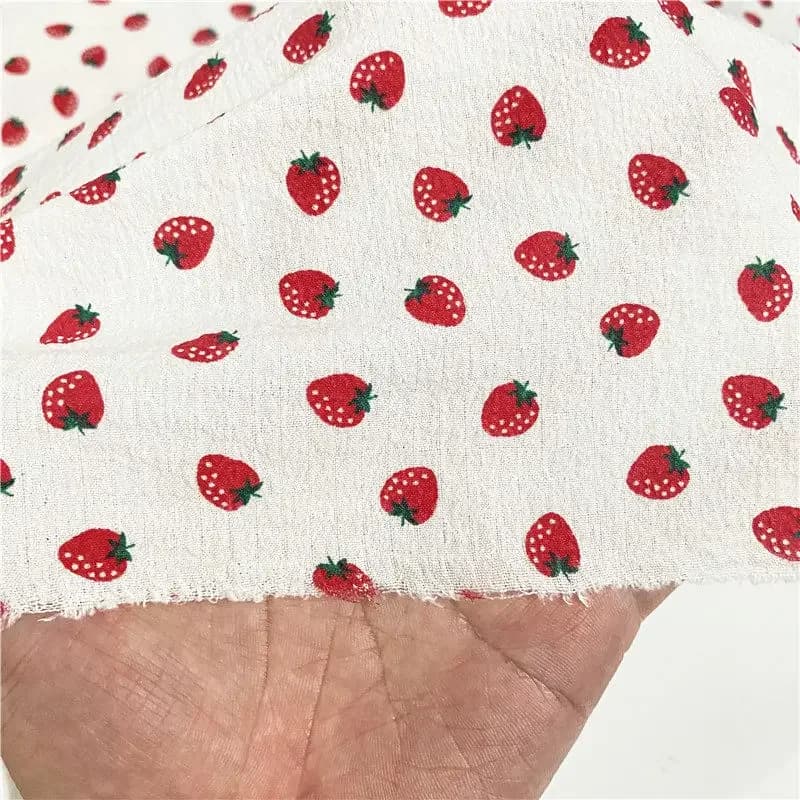 Tessuto con stampa di fragole a bolle di cotone imitazione Materiale opaco per abito lungo floreale Protezione solare Abbigliamento Decorazione polsino Fai da te