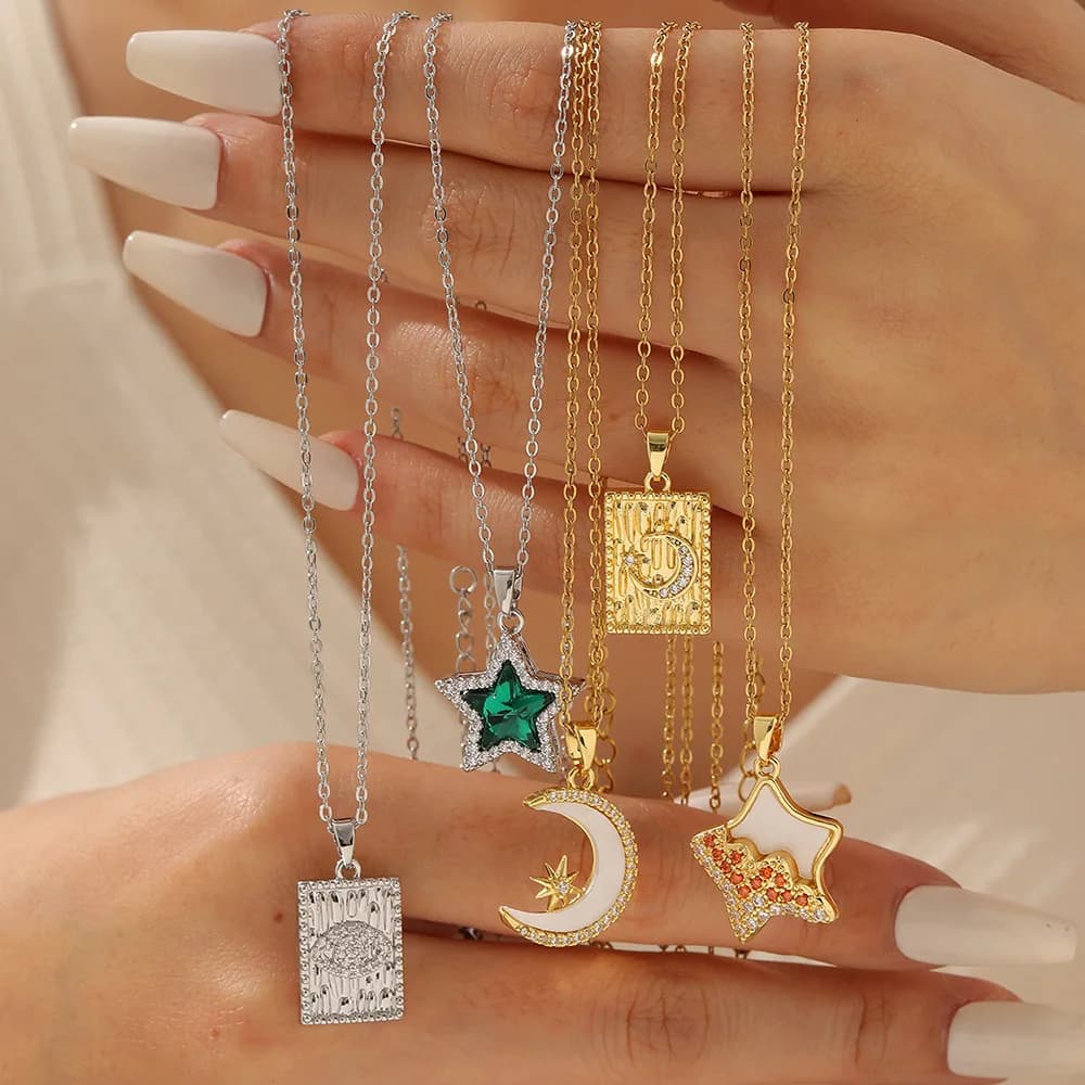 Collana a Mezzaluna in Acciaio Inossidabile con Diamante, Collana di Lusso da Donna di Alta Gamma, Non Sbiadisce, Accessorio Moda per Feste