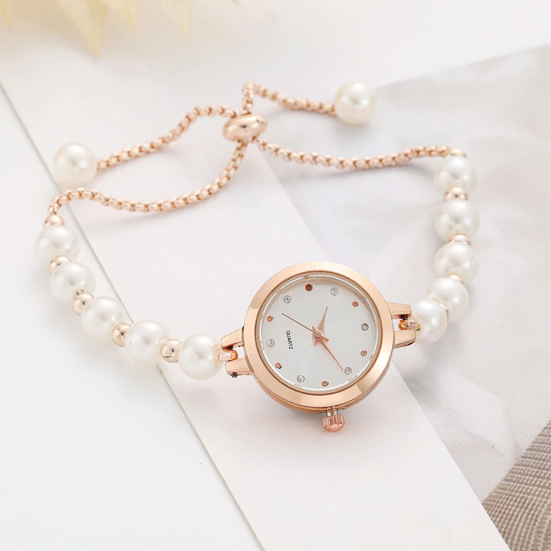 New Style Minimalist Pearl Bracelet Women's Quartz Watch With Light Luxury Jewelry With Fashionable Small Disc Design