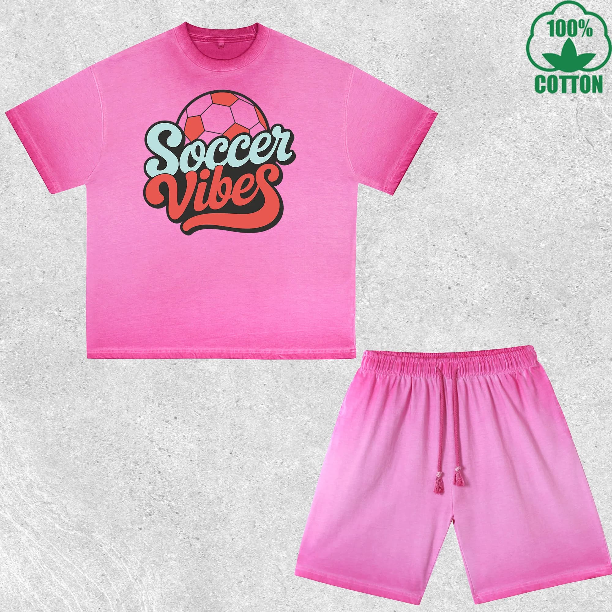 Set T-Shirt e Pantaloncini con Stampa Soccer Vibes, Effetto Lavato, Multicolore, Stile Trendy e Comodo, 100% Cotone, Confezione Conveniente