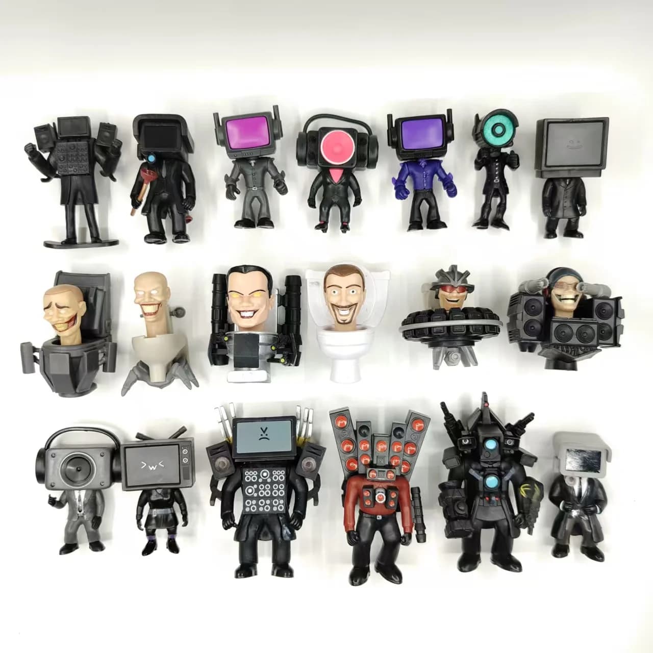 Giocattolo Originale Skibidi Toilet Man, Monitor Man, Titan Speaker Man, Titan TV Man, Action Figure in PVC, Modellini da Collezione, Regalo per Bambini