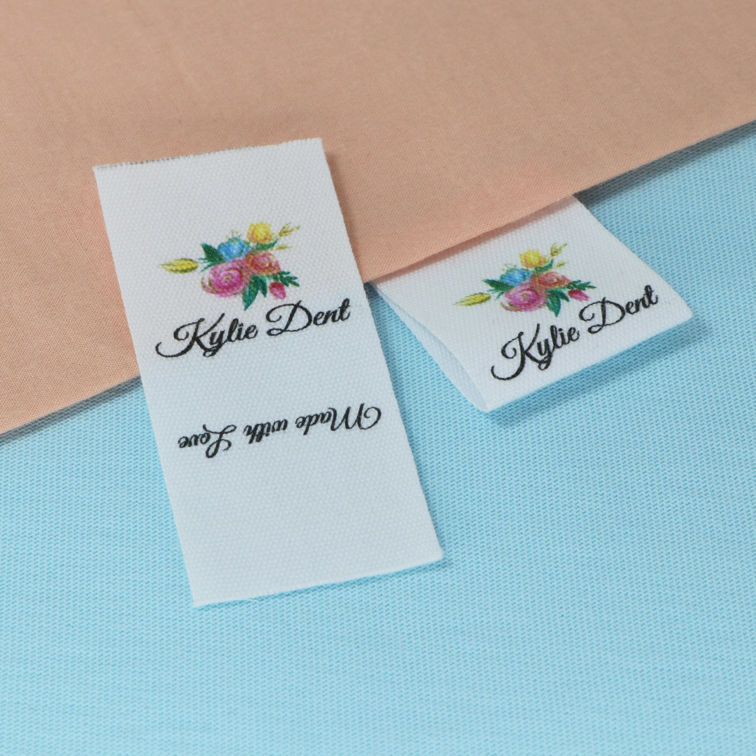 Etichetta per cucire personalizzata, Logo o etichette pieghevoli di testo, marchio personalizzato, etichette di stampa, cucire sull'etichetta (FR081)