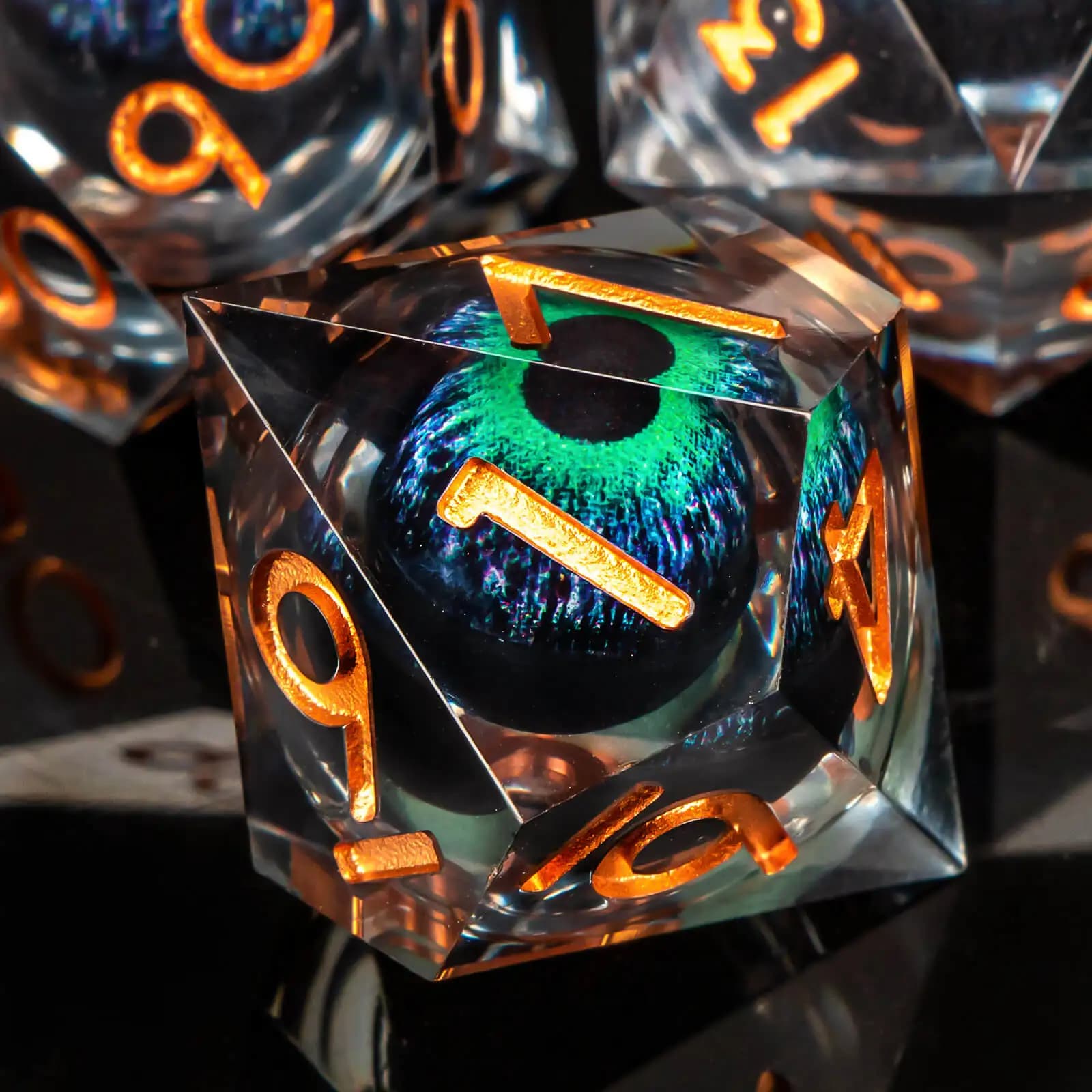 Set di dadi Dragon Eye Nucleo liquido completo D e D Bordo affilato per Dungeon e Dragon D&D Dice Pathfinder Giochi di ruolo