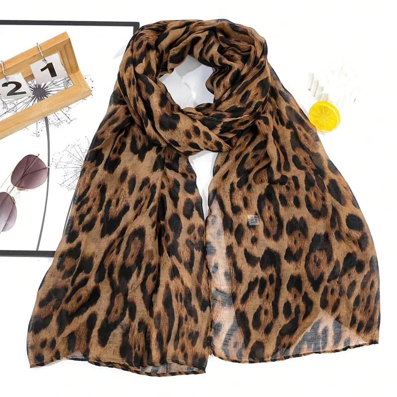 1 piece of light and soft woman scarf in batik style with fashionable leopard print, suitable for everyday commuting and outdoor use