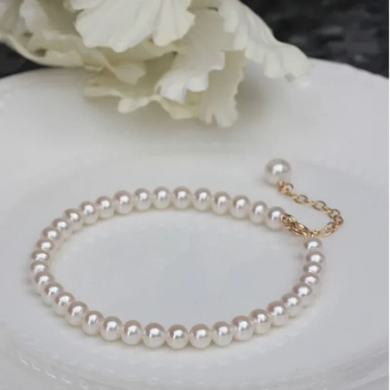 Bracciale di lusso leggero con perle d'acqua dolce quasi circolari da 5-6 mm, gioiello elegante e alla moda per feste, regalo, bracciale da donna
