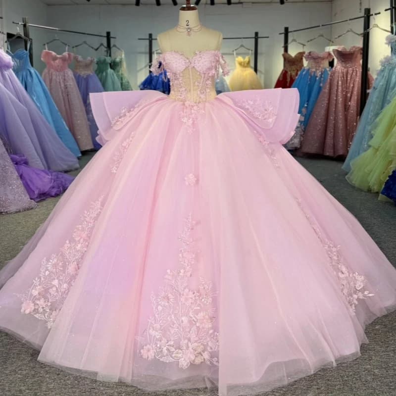 Abiti Quinceanera rosa lucido Abito da ballo con spalle scoperte Applique Perline di fiori Corsetto in tulle Abito dolce 16 Abiti 15 De Anos