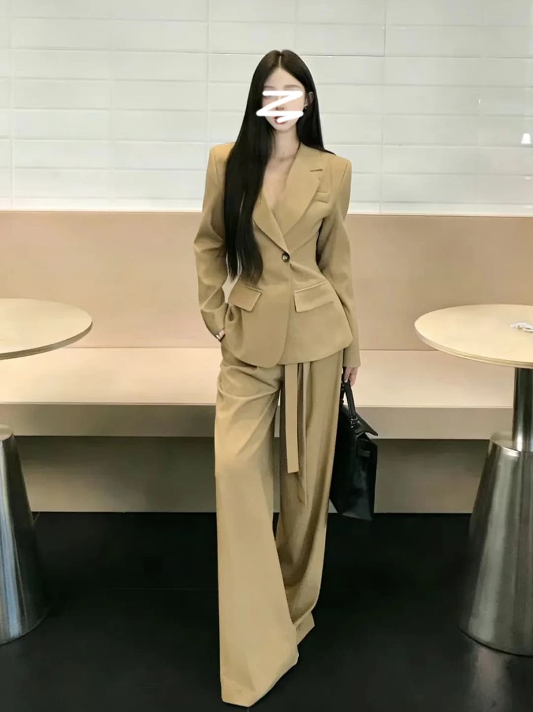 Completo da donna stile coreano: Giacca a maniche lunghe color kaki e pantaloni a vita alta a gamba larga - Collezione Primavera 2026 - Moda casual per il commuting