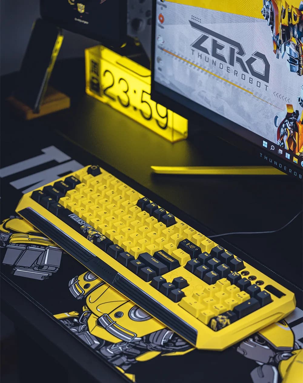 Transformers Bumblebee Gaming Keyboard KG8104 Robot giallo RGB retroilluminazione 104 tasti interruttori rossi tastiera meccanica cablata