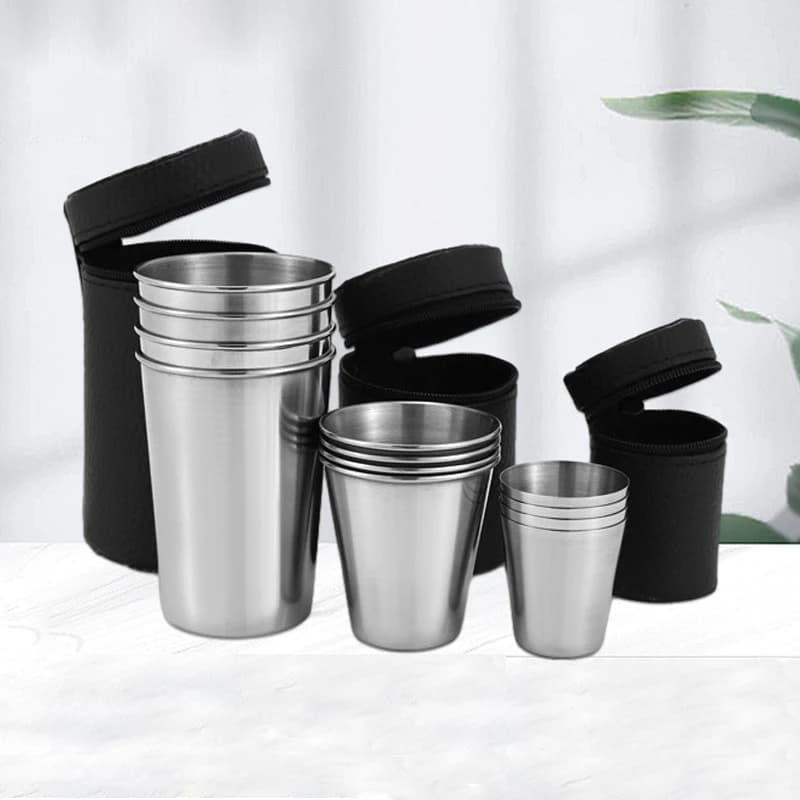 Set di 4 bicchieri da viaggio pratici in acciaio inossidabile per whisky e vino, con custodia, portatili, da 30ml/70ml/170ml