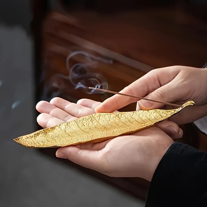 Portaincenso in Metallo a Forma di Foglia di Bodhi Dorata – Elegante Bruciatore per Bastoncini d'Incenso per Aromaterapia e Arredamento Casa