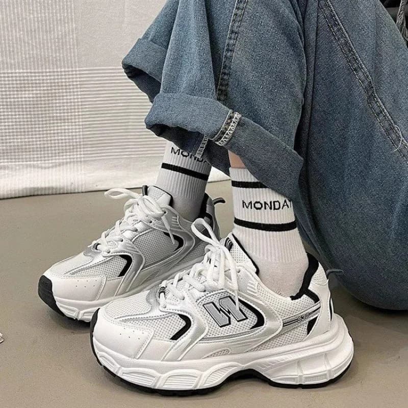Women Sneakers Shoes Fashion Fashionable Breathable Lace-up wear-resistant jogging shoes HighQuality Vulcanized Shoes