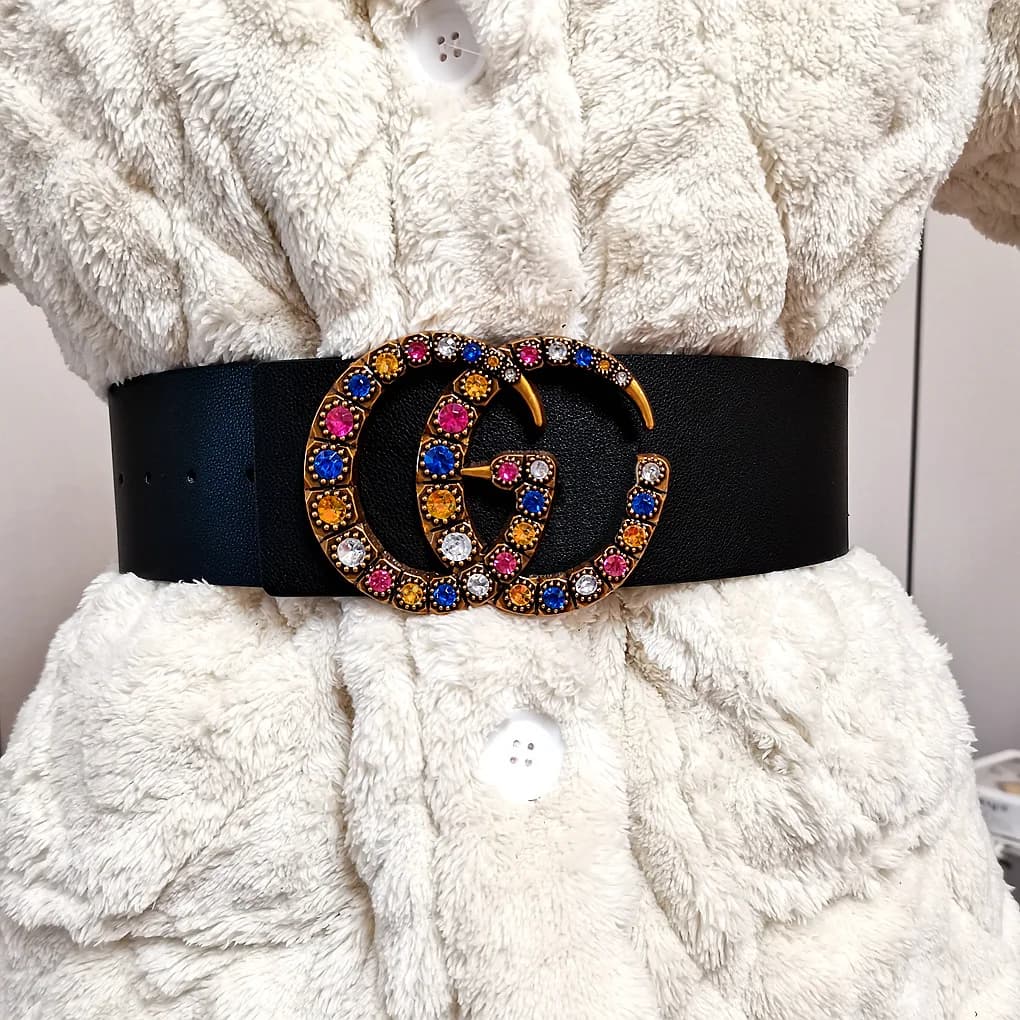 Women's ‌real‌ Leather Belt, High-end European Style Women's Belt, Colorful Rhinestone Casual Style, Suitable for Pairing with Skirts and Jeans. Made of Durable Leather, It Is A Light Luxury Brand Belt with A Versatile and Youthful Style.
